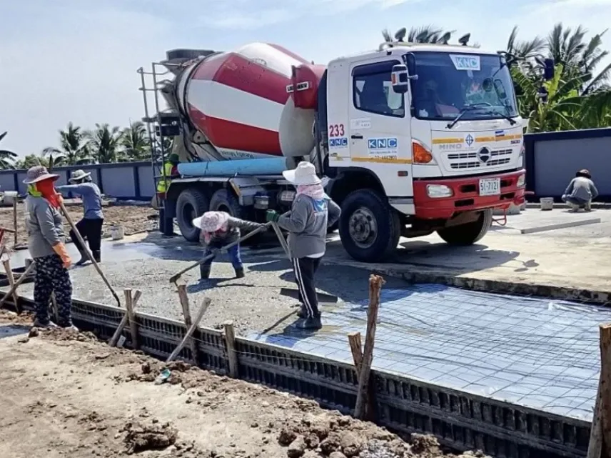 รับเทพื้น เทถนน | บริษัท ไอเซน คอนสตรัคชั่น ดีไซน์ แอนด์ คอนสตรัคเตอร์ จำกัด